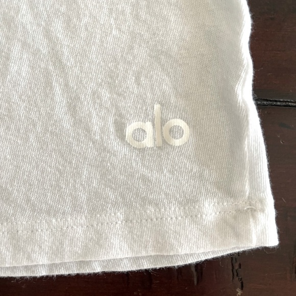 Alo Yoga White Tank Top size M 
“Raise your Vibration” - Picture 3 of 4